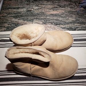 UGGs "Classic Mini" size 10